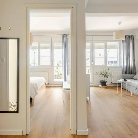 Apartment Bright Bright C- Modern With Terrace