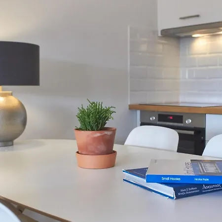 Bright Bright C- Modern With Terrace Daire *